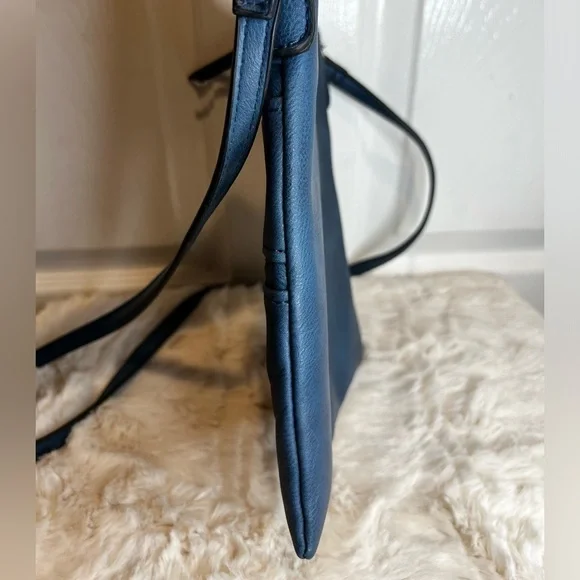 ISABELLE FAUX LEATHER CROSSBODY BAG - Picture 7 of 9